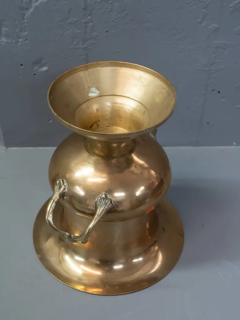 brass urn with cast handles - some discolouration and small dent in rim H-250 D-230 Image 1++