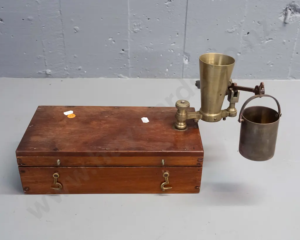 vintage Oertling mahogany cased chondrometer / grain scale with brass fittings - corrosion to pivot arm, paper label Image 1++