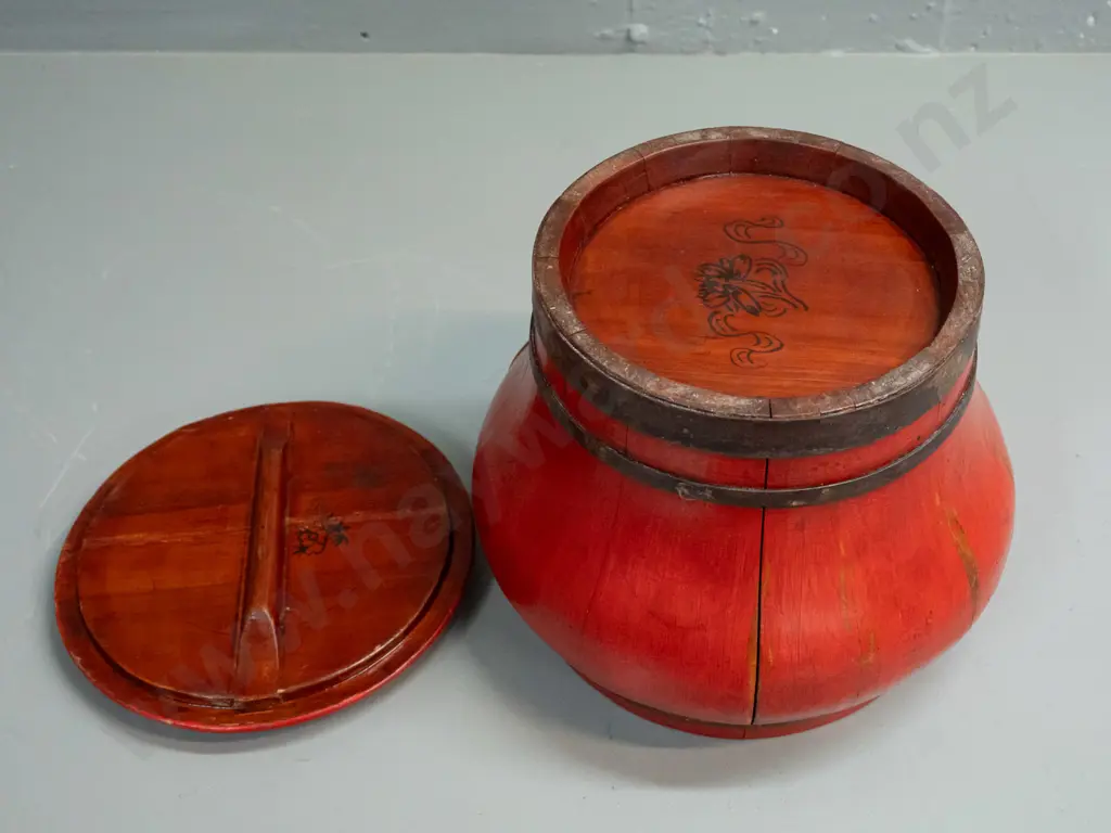 Chinese storage or food container with brass strapping and lift-off lid, stencilled flower decoration - wear to paint, Image 1++
