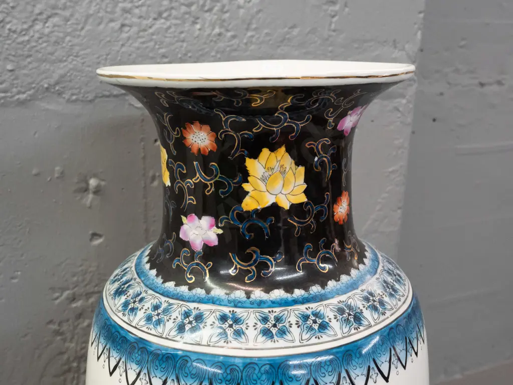 large Chinese vase with peacock, peony and birds with raised gold enamel decoration H-610 D-220 Image 1++