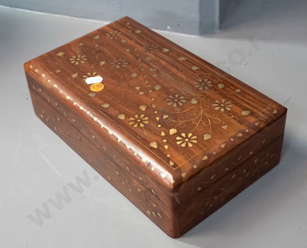 rosewood hinged-lid box with foliate motif brass inlay decoration, lined inside H-80 W-260 D-150 Image 1++