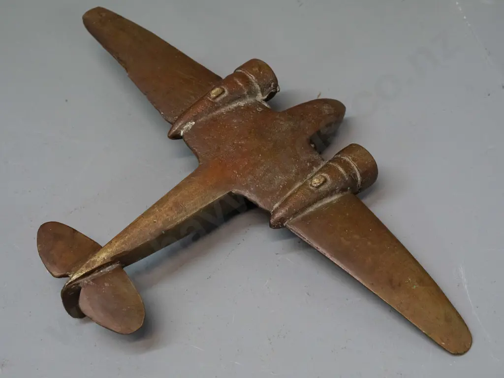 solid cast brass or bronze airplane model or large paperweight - pitting and scratches H-45 L-200 W-310 Image 1++