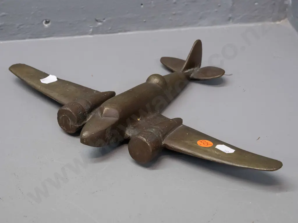 solid cast brass or bronze airplane model or large paperweight - pitting and scratches H-45 L-200 W-310 Image 1++