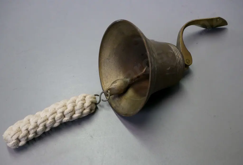 Wall-mounted brass bell, plaited rope handle Image 1++