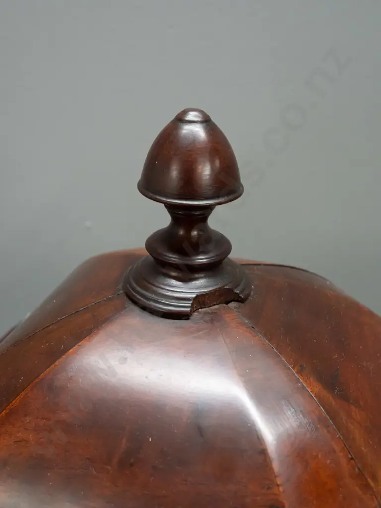 late Georgian cutlery urn in the style of Thomas Hope - figured mahogany with ebony stringing, rise & fall lid w/locking Image 1++
