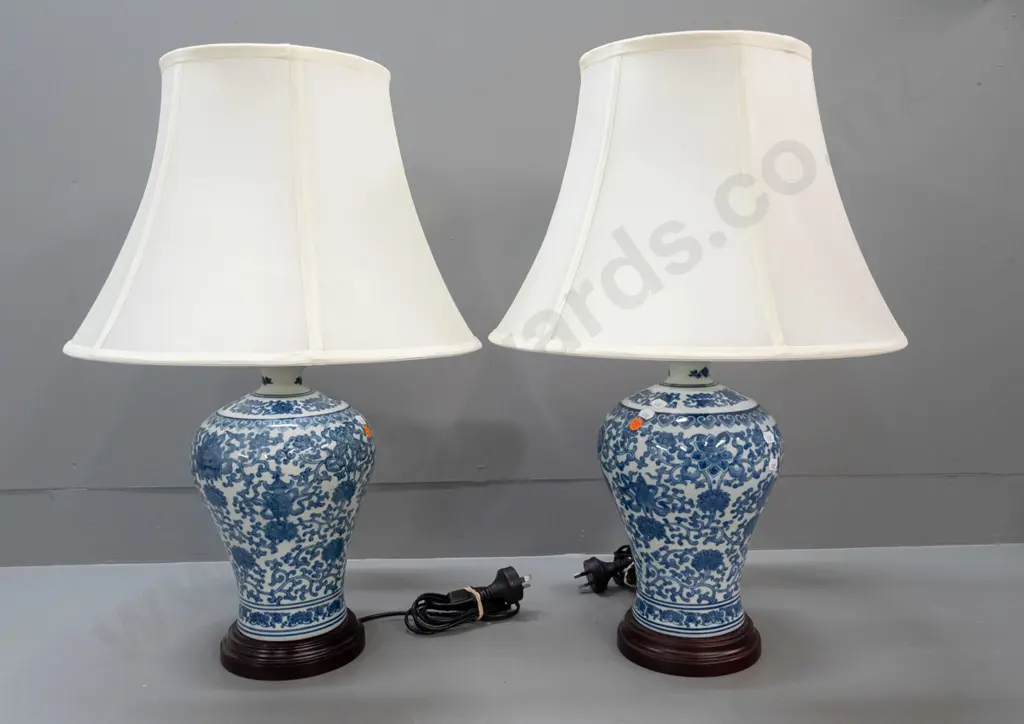 Chinese blue & white porcelain table lamp with circular wooden base, ivory fabric shade H-590 Shade D-410 Image 1++