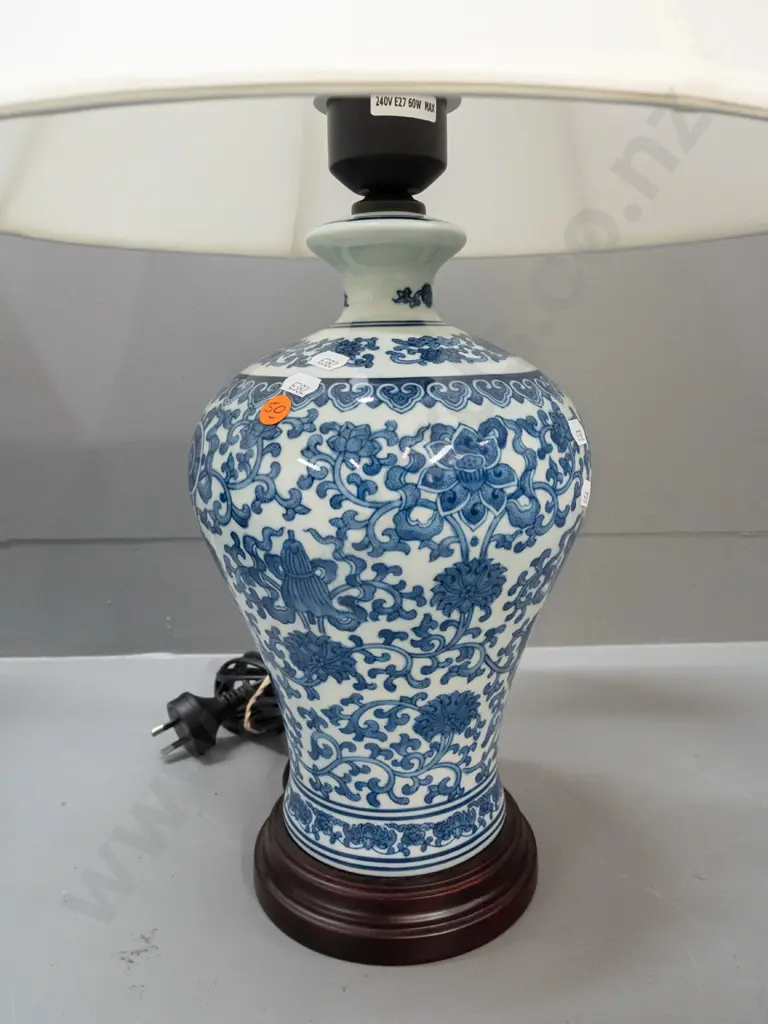 Chinese blue & white porcelain table lamp with circular wooden base, ivory fabric shade H-590 Shade D-410 Image 1++