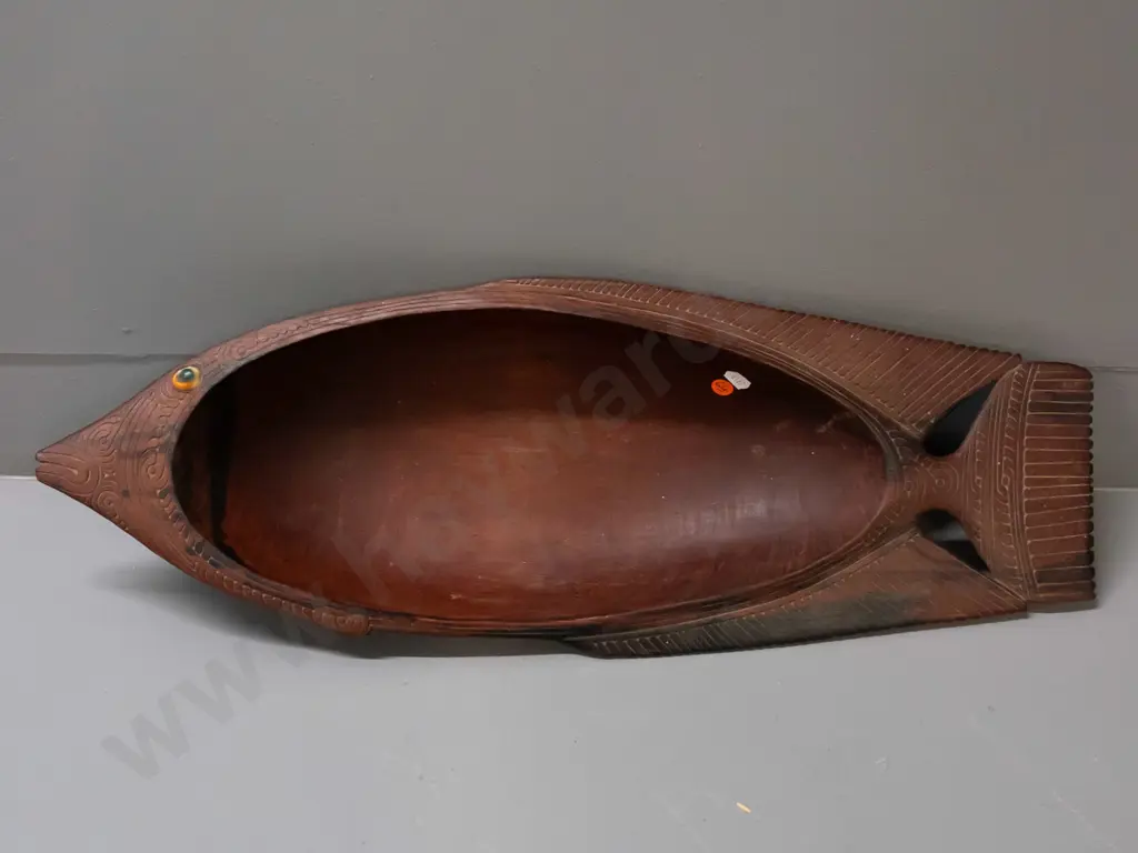 carved wood ceremonial fish-shaped serving bowl with cat's eye shell inset eye L-630 W-220 Image 1++