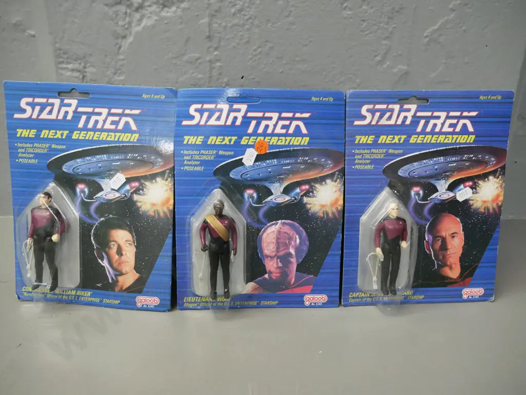 3x unopened Star Trek Next Generation action figures: Worf, Riker, Picard. Card size H-230 W-170 Image 1++