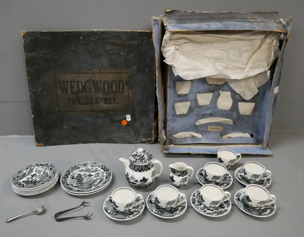 boxed Wedgwood toy tea set, Black Willow Pattern, 6x cups saucers & plates, 2x cake plates, teapot, sugar & cream Image 1++