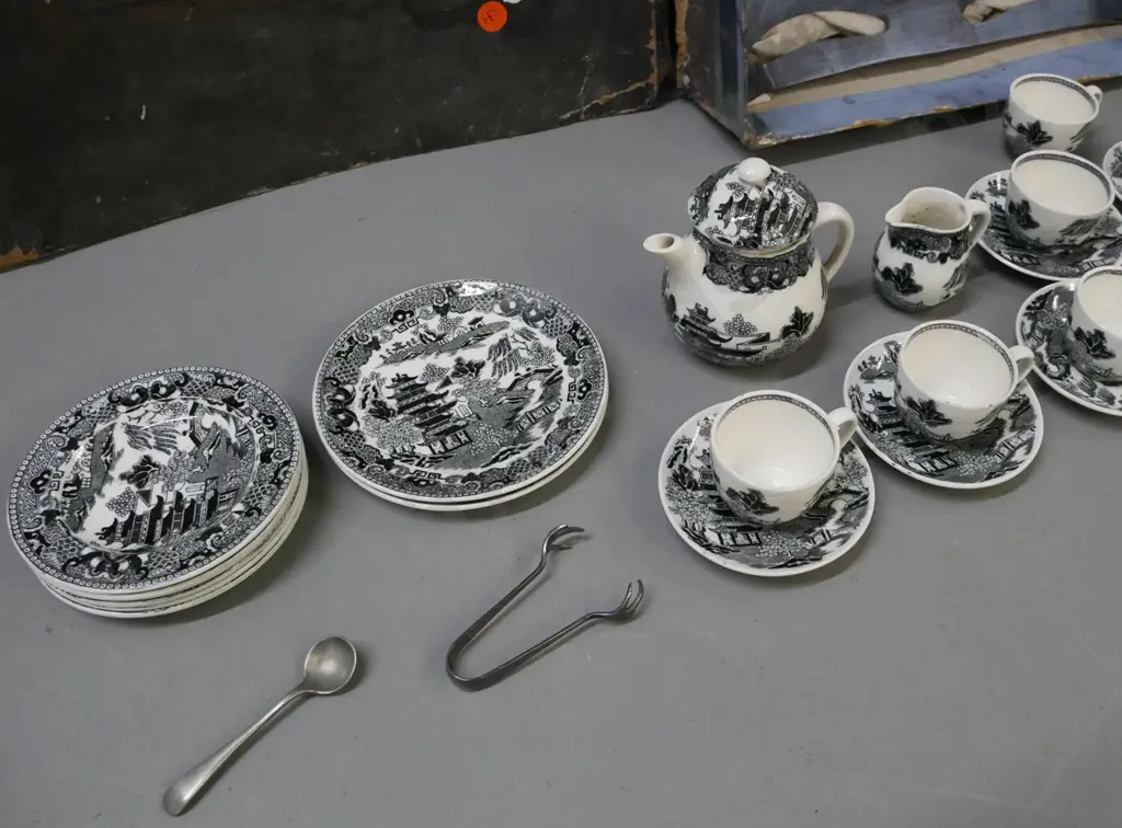 boxed Wedgwood toy tea set, Black Willow Pattern, 6x cups saucers & plates, 2x cake plates, teapot, sugar & cream Image 1++