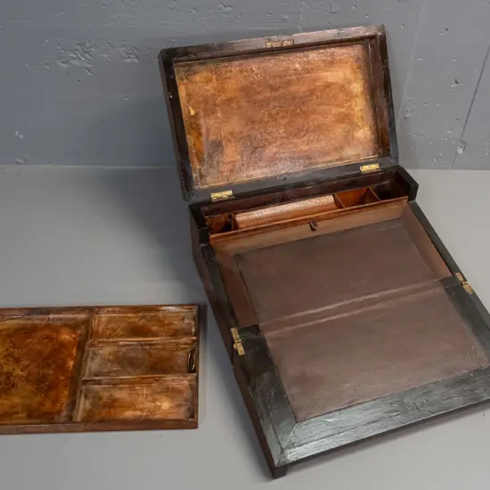 Victorian walnut writing box with leather inset writing slope, lift out segmented tray, 2 inner drawers, inlay