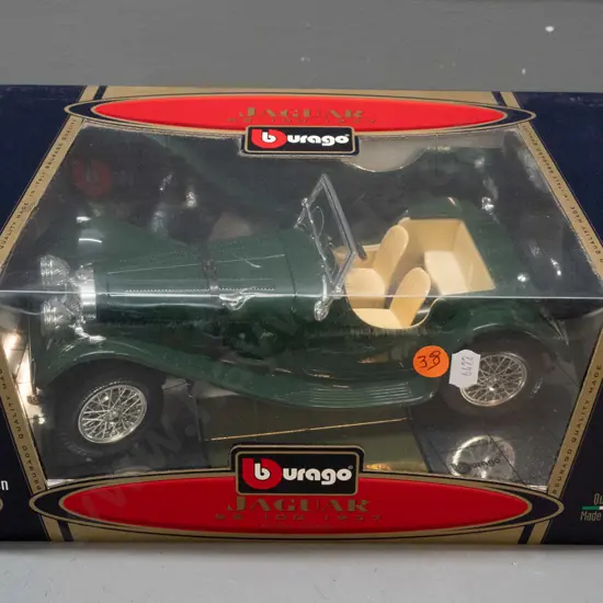Burago 1:18 scale die-cast model 1937 Jaguar SS-100 in original box