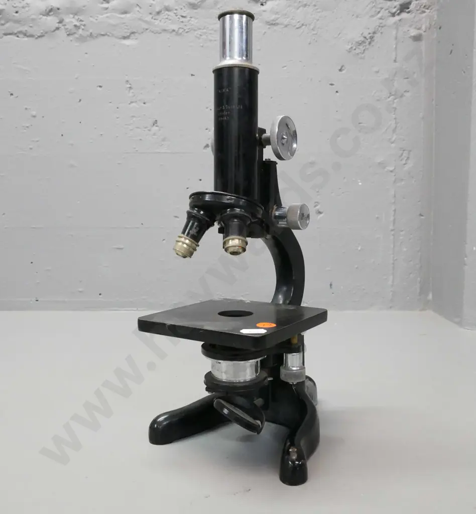 vintage microscope, cast metal case. Watsons & Sons, London. Some scratching to paintwork. H-350 W-200 Image 1++