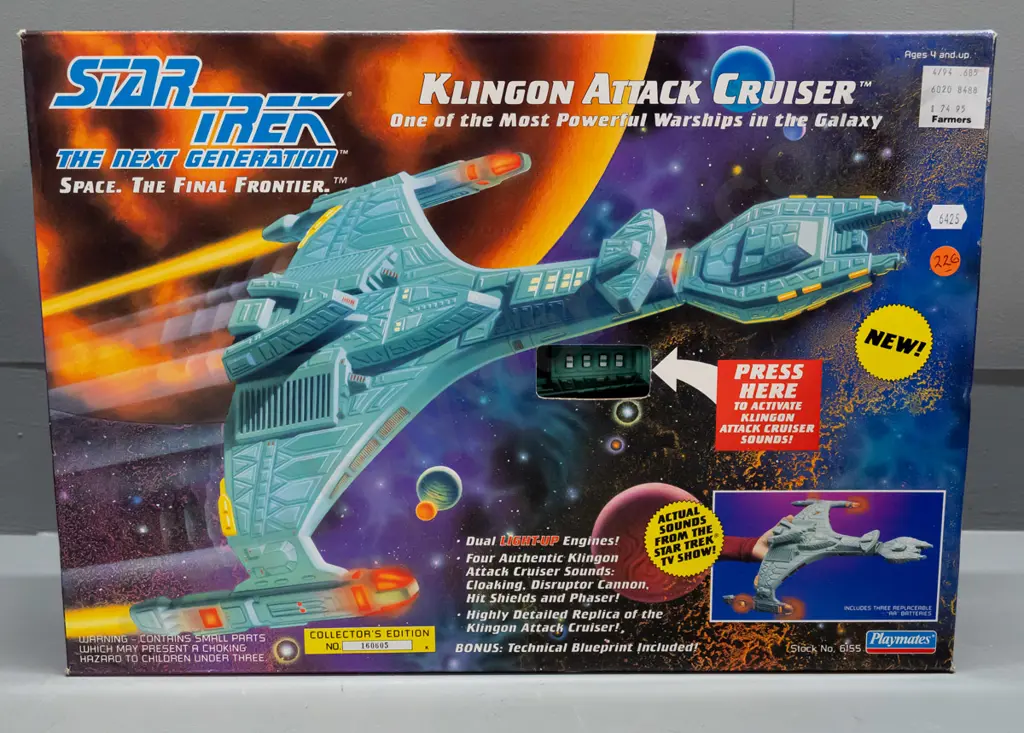1993 Playmate Toys Star Trek Next Generation Collector's Edition Klingon Attack Cruiser in original box H-310 W-440 D-90 Image 1++