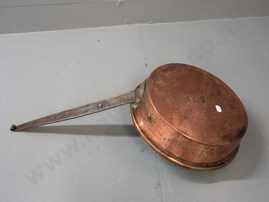 vintage hand-beaten copper-plated saucepan with forged iron handle - some corrosion and dents L-540 pan diameter 260 Image 1++