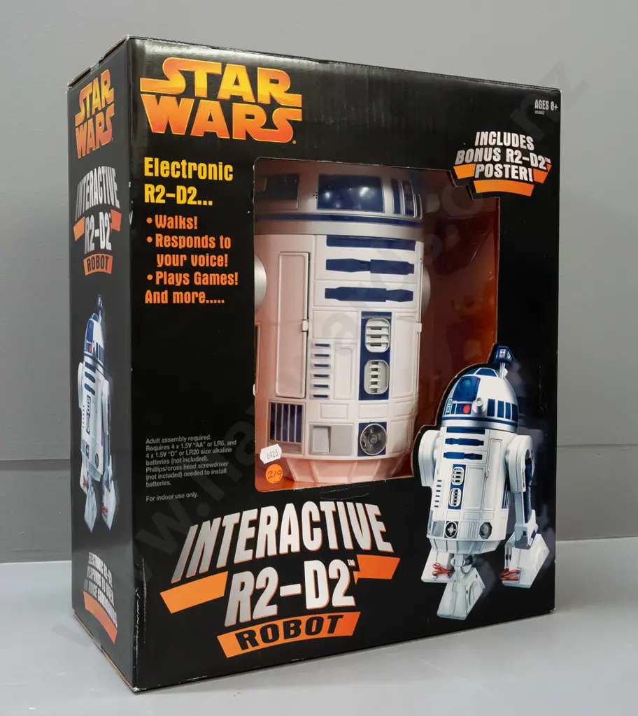 2005 Hasbro Star Wars R2-D2 interactive voice activated robot in original sealed box H-440 W-370 D-190 Image 1++