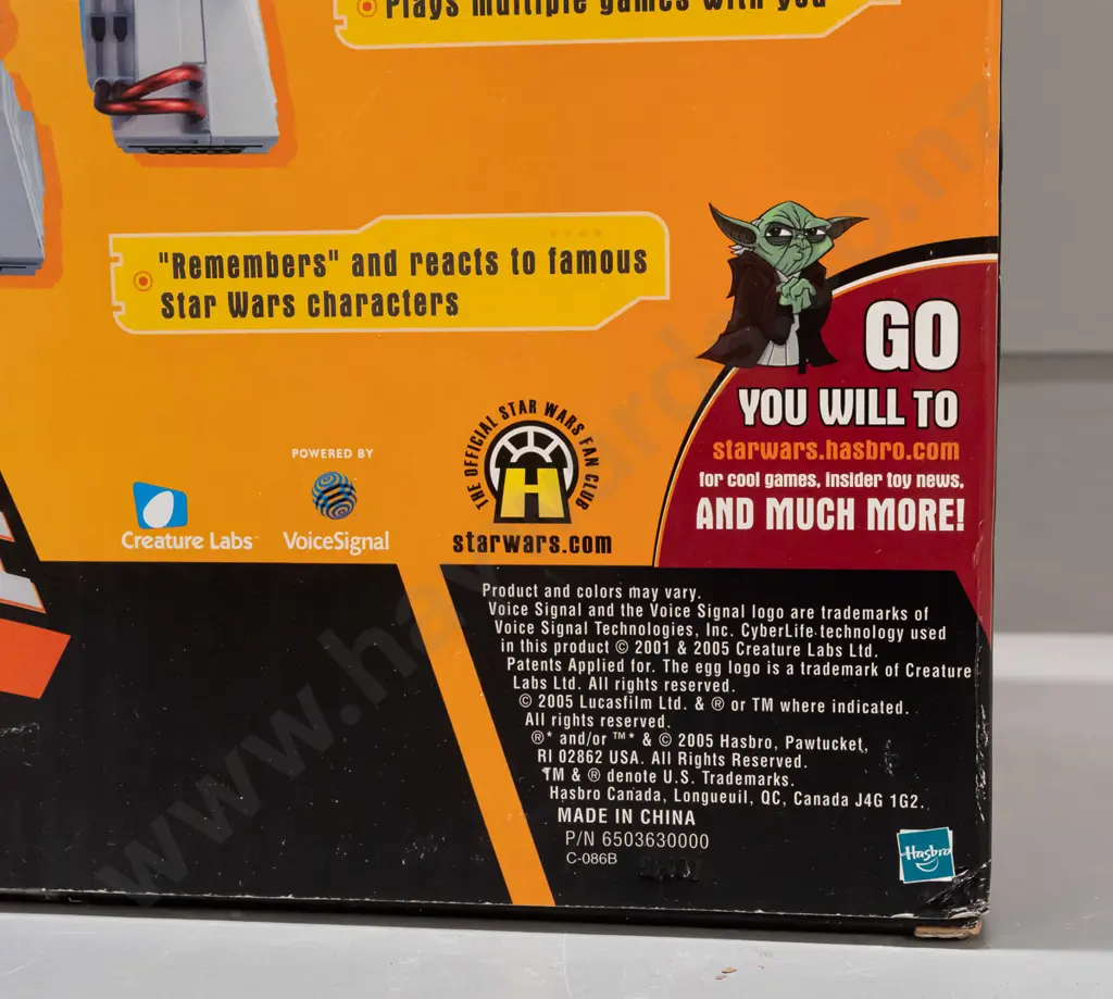2005 Hasbro Star Wars R2-D2 interactive voice activated robot in original sealed box H-440 W-370 D-190 Image 1++