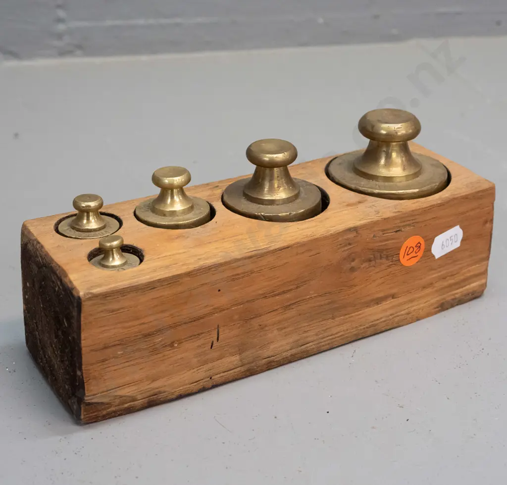 vintage set of 5 scale weights in fitted wooden holder - 50g up to 1kg weights H-90 L-200 Image 1++