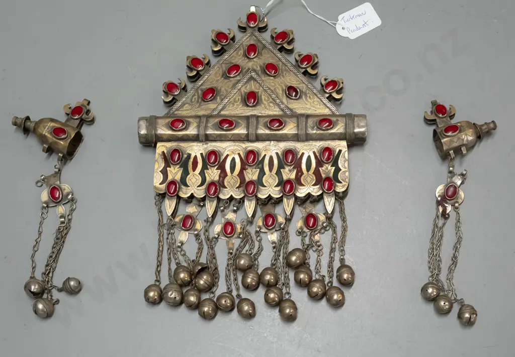 large silver metal Turkman / Turkmenistan pendant with red (glass?) cabuchons, engraved decoration, brass colouring, Image 1++