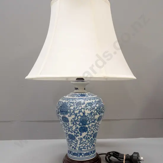 Chinese blue & white porcelain table lamp with circular wooden base, ivory fabric shade H-590 Shade D-410