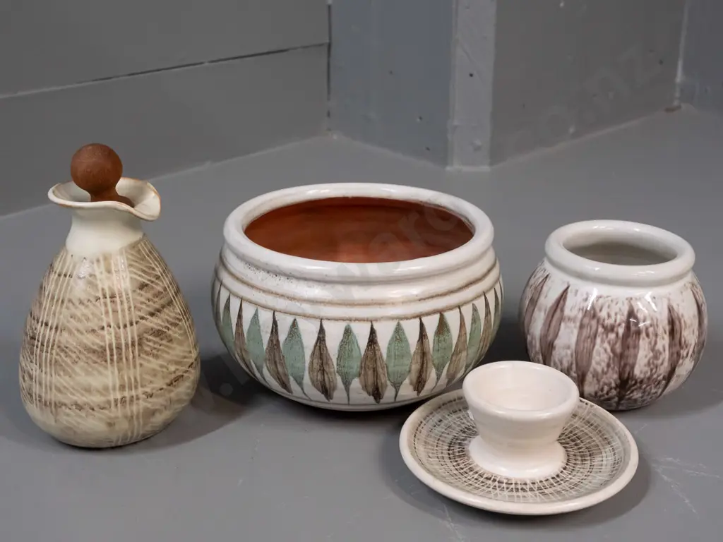 4 pieces of Hanmer pottery - planter, condiment bottle with wooden stopper H-140, egg cup, small bowl Image 1++