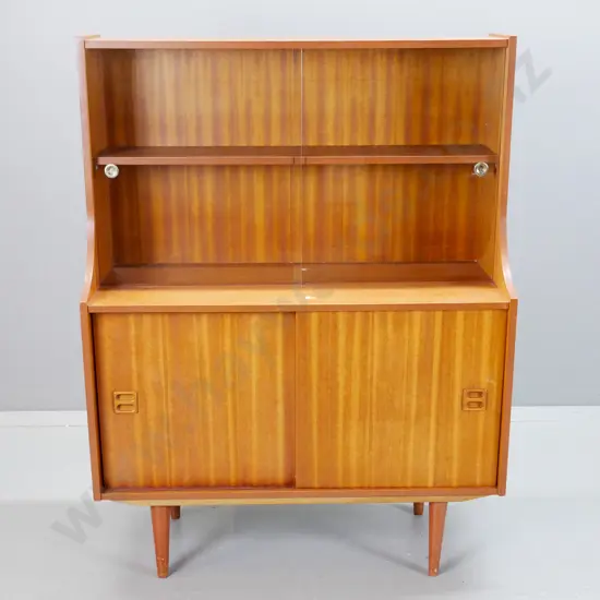 retro mahogany buffet sideboard with 2 glass sliding doors in top section, 2 sliding timber doors in base, on turned