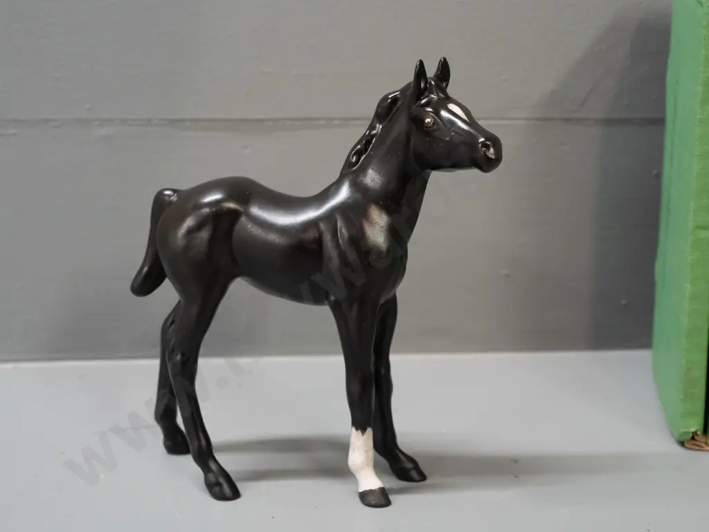 Beswick matte black foal figure with original box and hang tag H-150 L-135 Image 1++