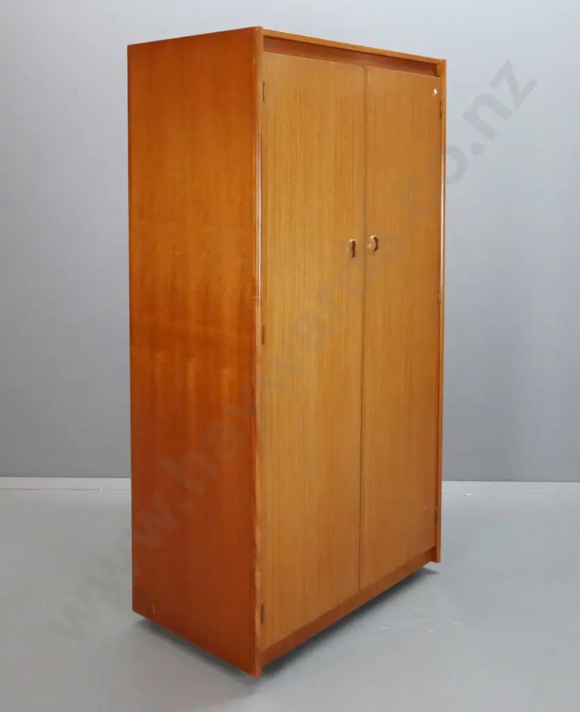 retro mixed timbers wardrobe H-1710 W-900 D-510 Image 1++