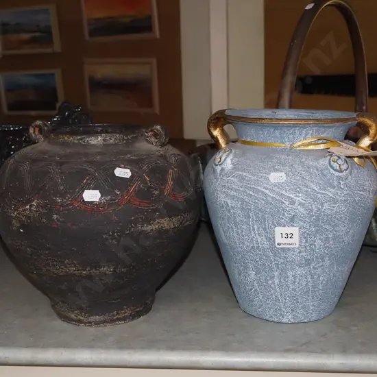 2x terracotta vases Tallest H-240