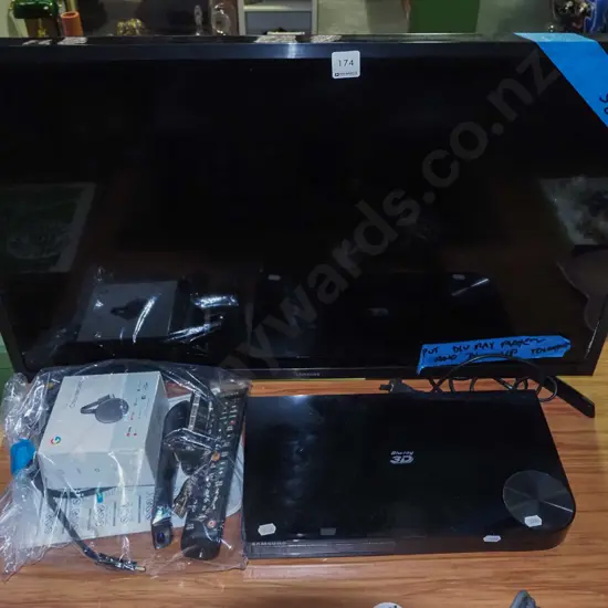 Samsung 32" smart Tv with blue ray 3D player, google chromecast
