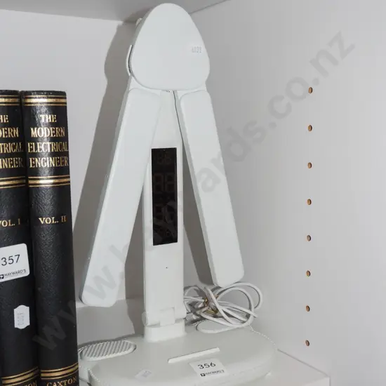 USB powered alarm clock/desk lamp