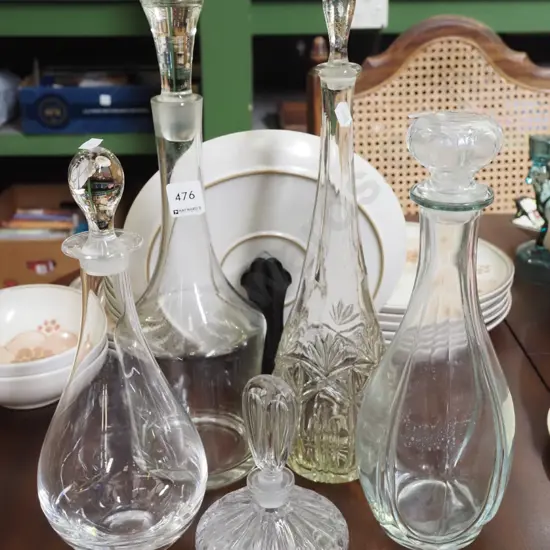 4x stoppered decanters, scent bottle Tallest H-400