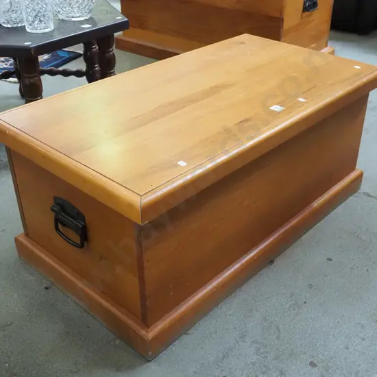 solid rimu blanket box H-385 W-890 D-490 - scratches to top