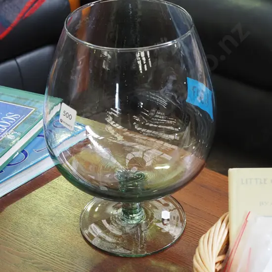 very large stemmed glass/vase H-300