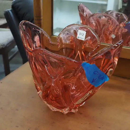 amber glass bowl H-200 has crack