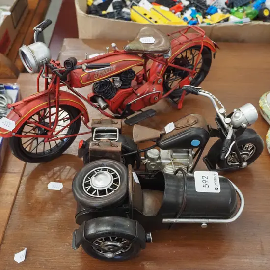 2x model bicycles with side cars H-160