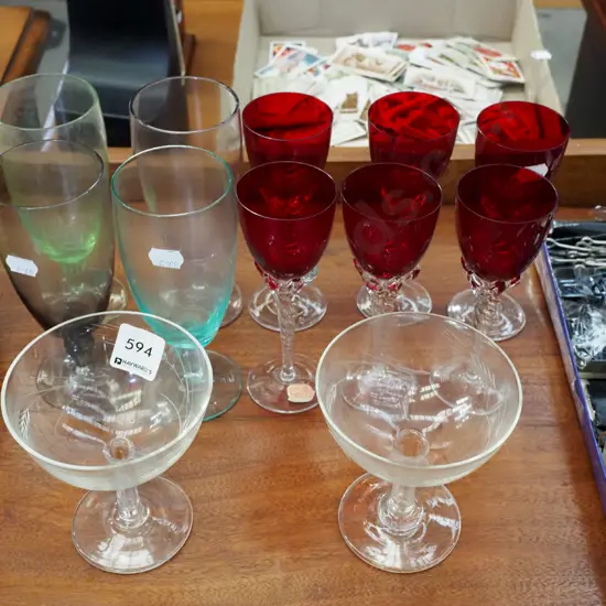 coloured stemmed glasses, 2x hollow stemmed champagne glasses