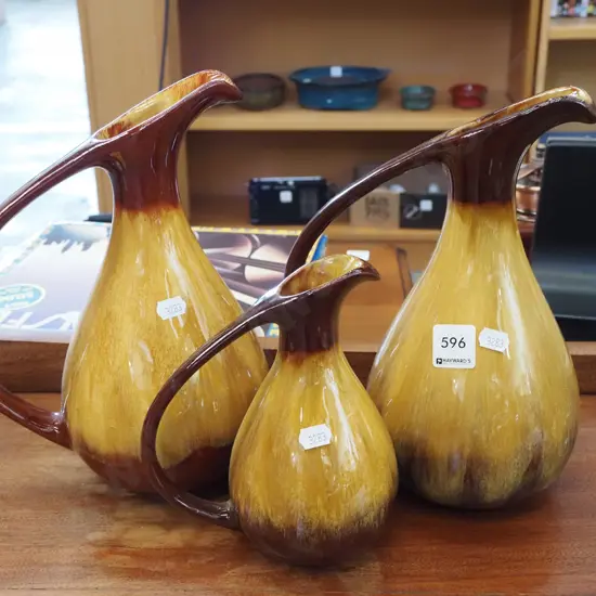 3x Blue Mountain  ewer vases H-270