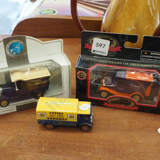 2x boxed model vehicles, model truck
