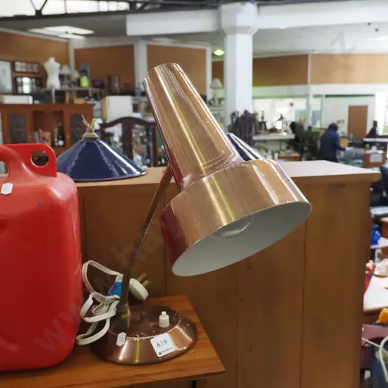 adjustable desk lamp