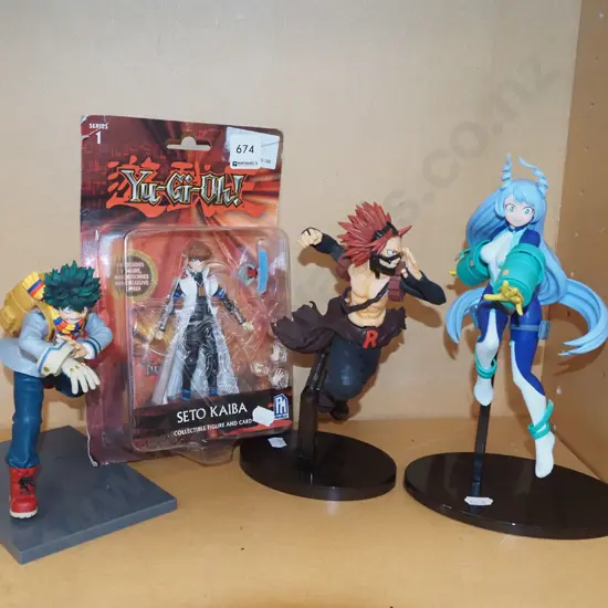 4x Japanese anime figurines