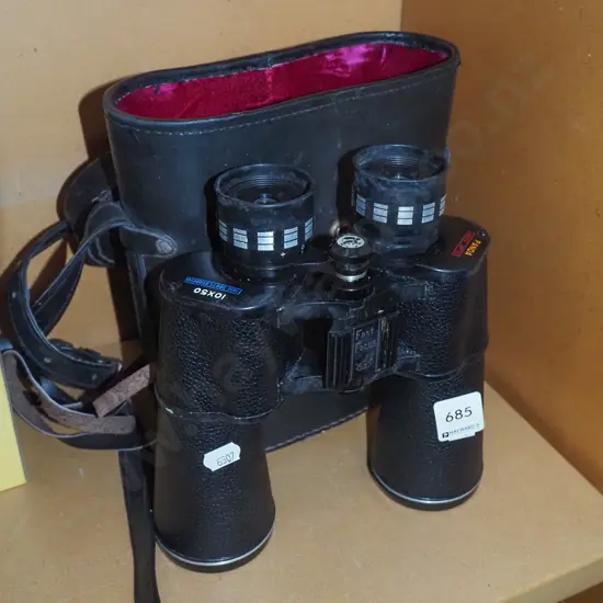 field binoculars