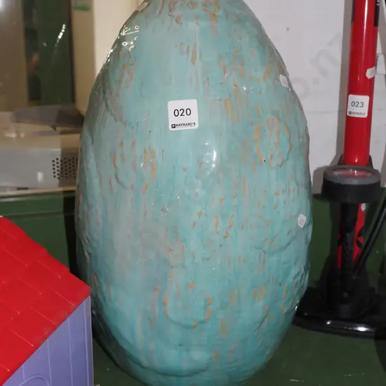 teal ceramic vase H-410
