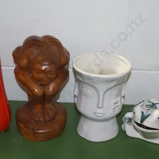 frog figurine, carved wooden figurines, 2x vases