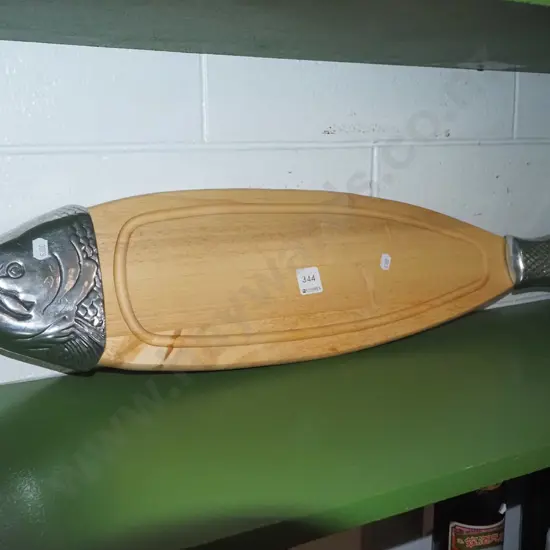 cast alloy and wood fish platter L-760