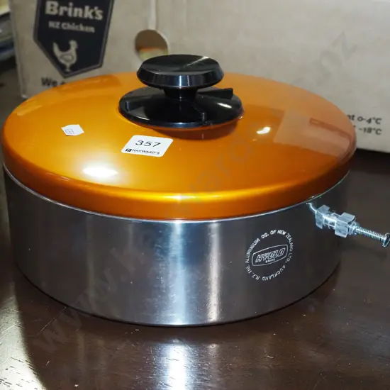 as new vintage aluminium lidded frying pan