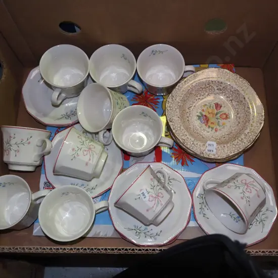 Churchill cups, saucers, Tunstall dishes