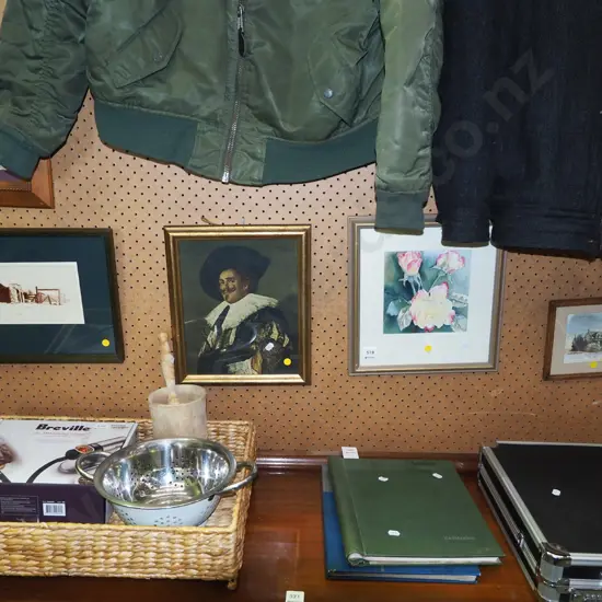 4x framed artworks - yellow dots