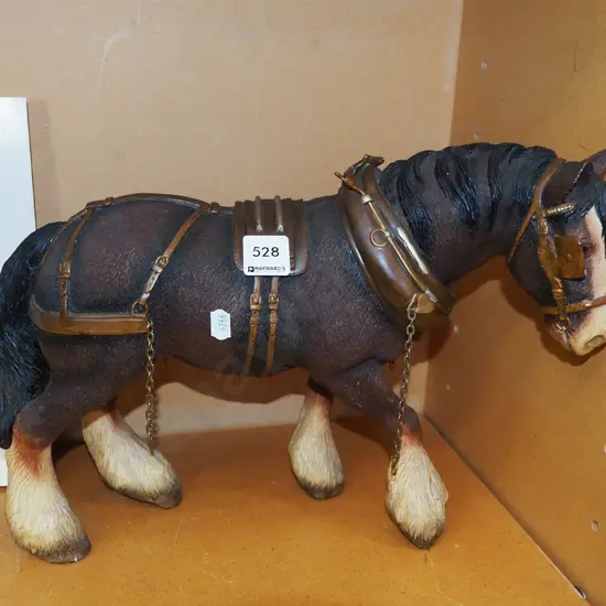 composite horse figurine H-280